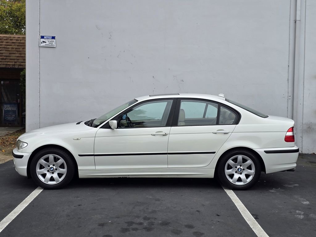 Used 2004 BMW 325i Sedan image 9