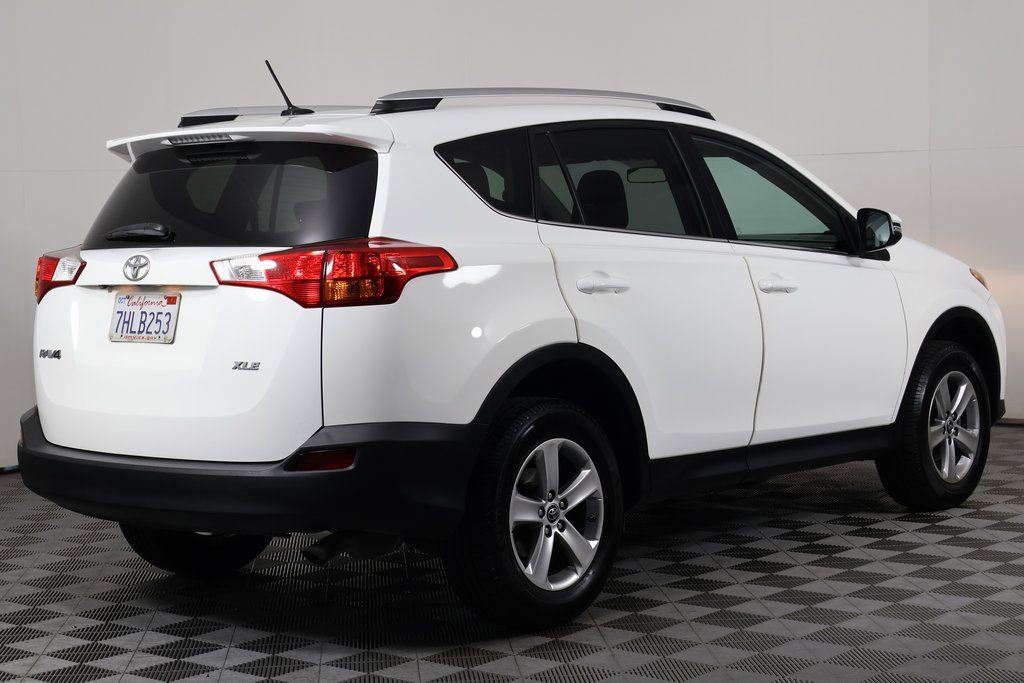 Used 2015 Toyota RAV4 XLE FWD image 4
