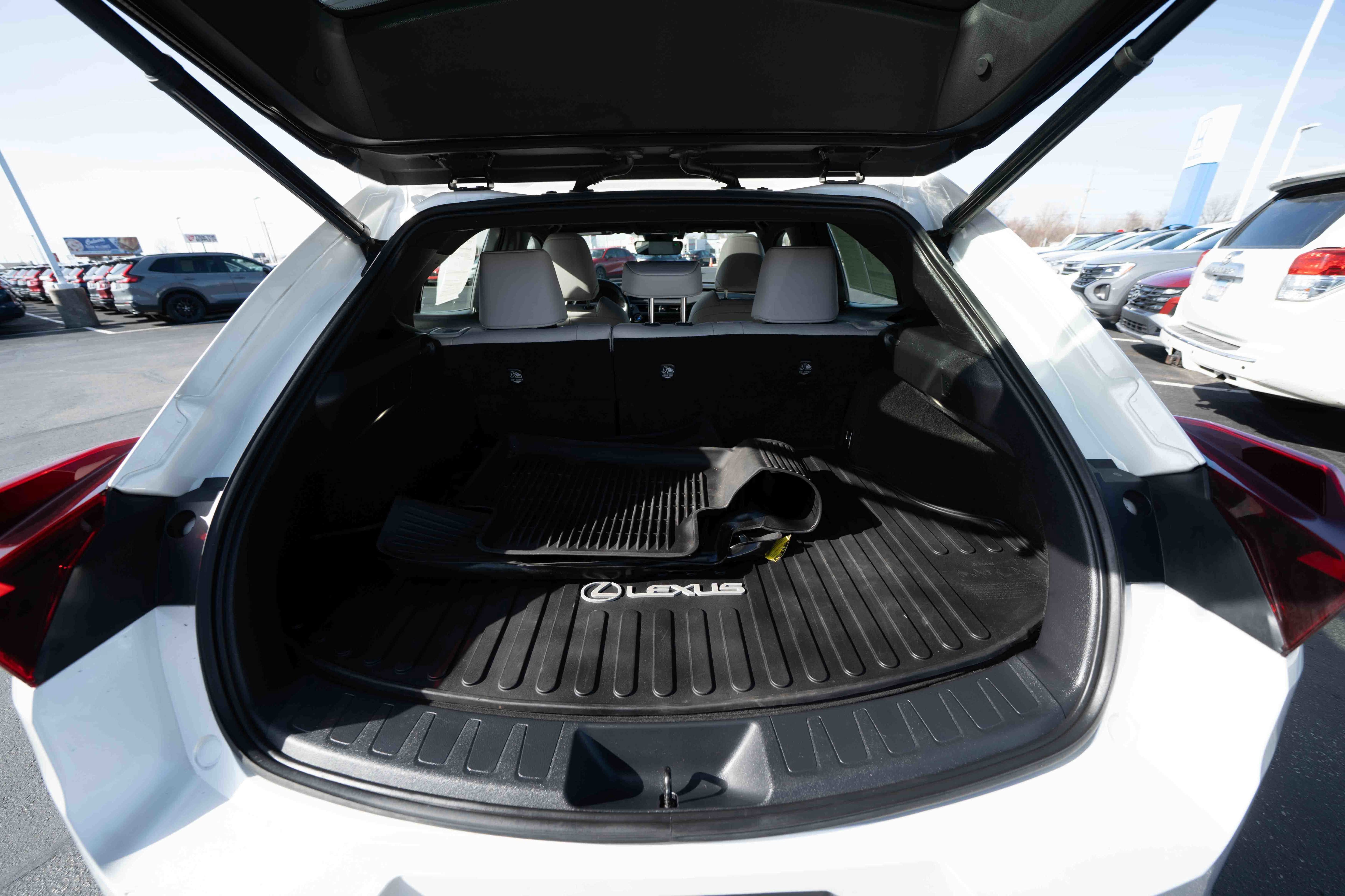 Used 2022 Lexus UX 250h UX 250h image 27