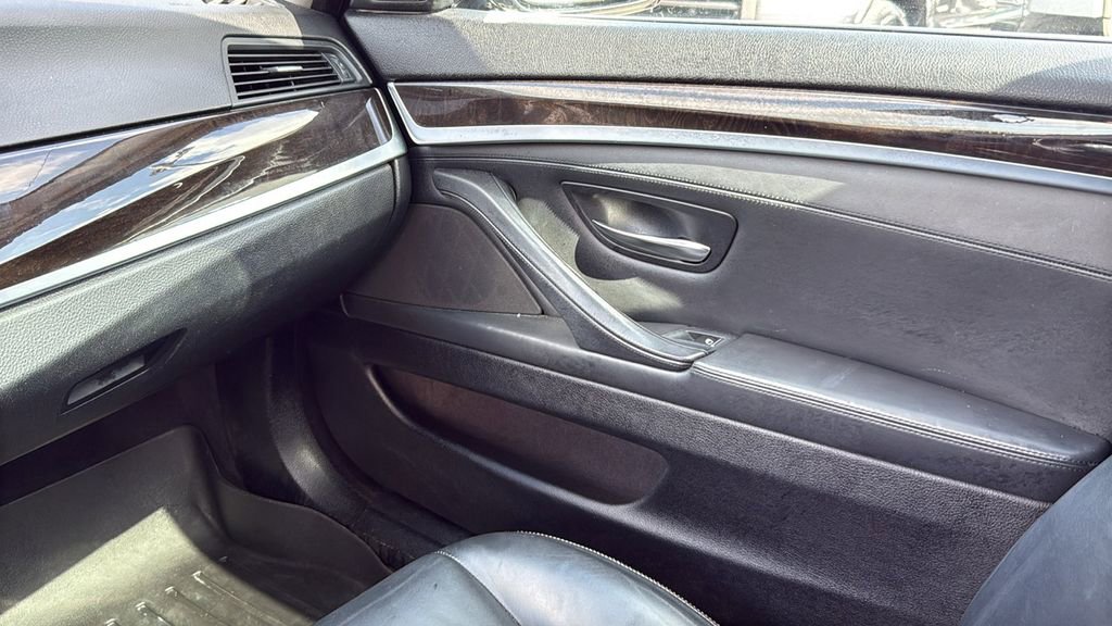 Used 2015 BMW 528i xDrive Sedan AWD/4WD image 27