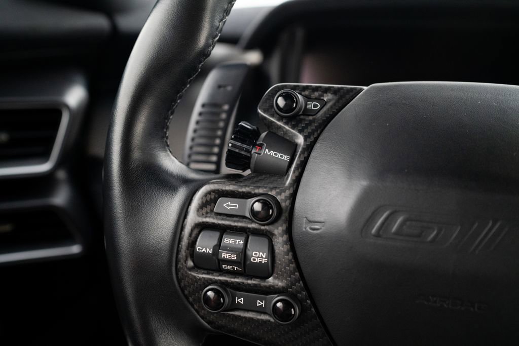 Used 2019 Ford GT RWD image 15