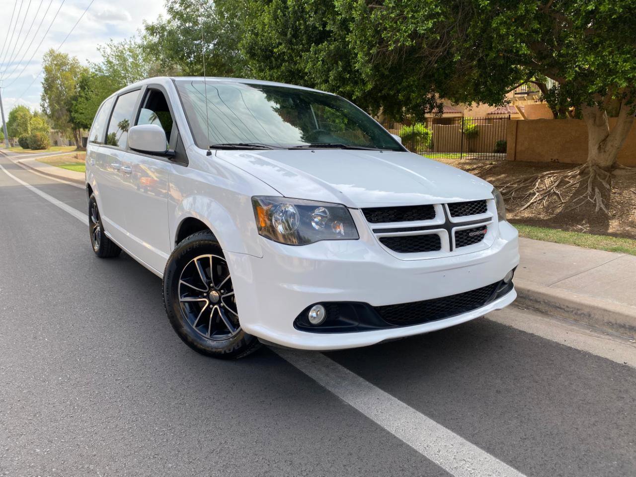 Used 2019 Dodge Grand Caravan GT FWD image 2