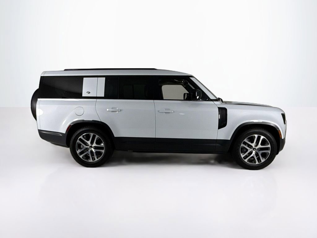 Used 2023 Land Rover Defender 130 SE AWD/4WD image 6
