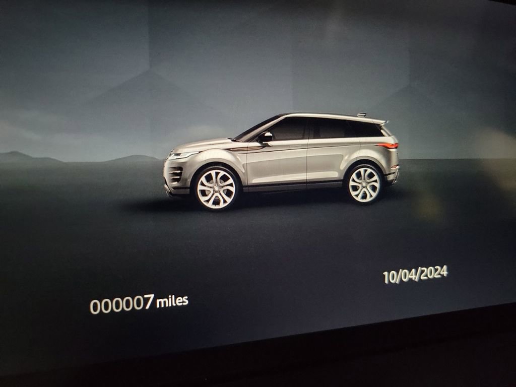 Used 2025 Land Rover Range Rover Evoque S AWD/4WD image 18