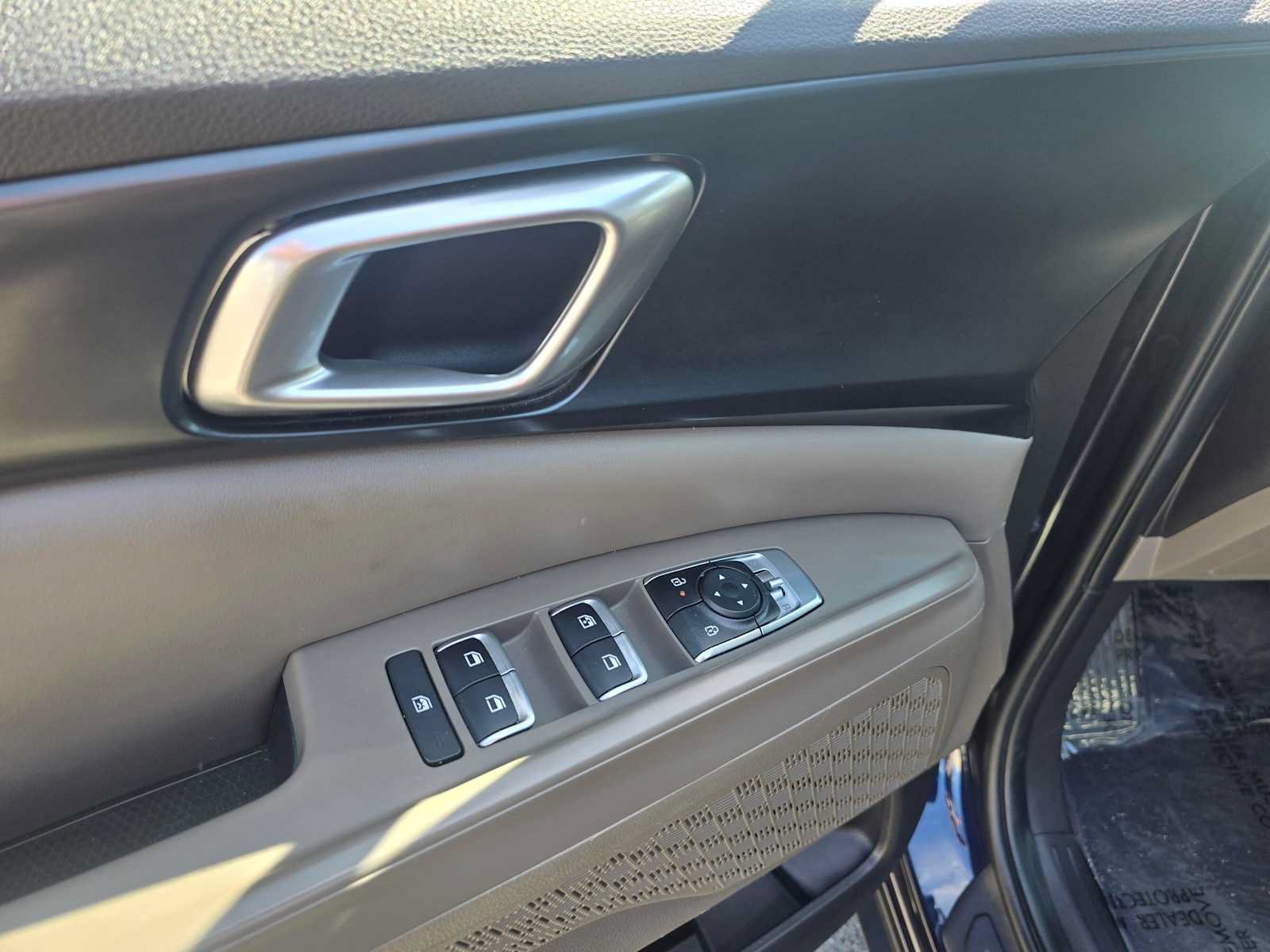 Used 2026 Kia Carnival LXS FWD image 20