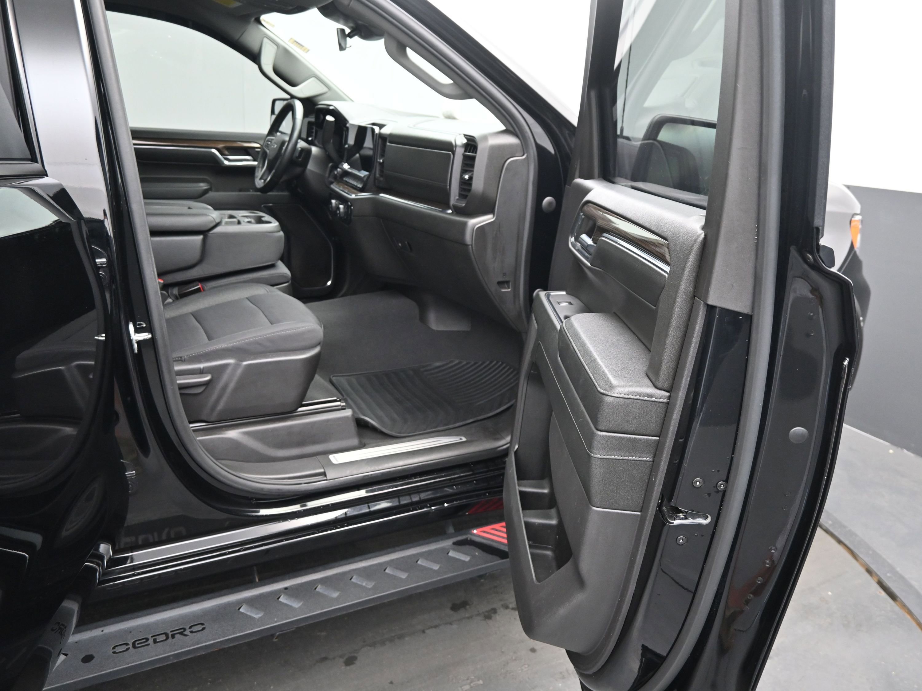 Used 2023 Chevrolet Silverado 1500 RST w/ Z71 Off-Road Package image 13