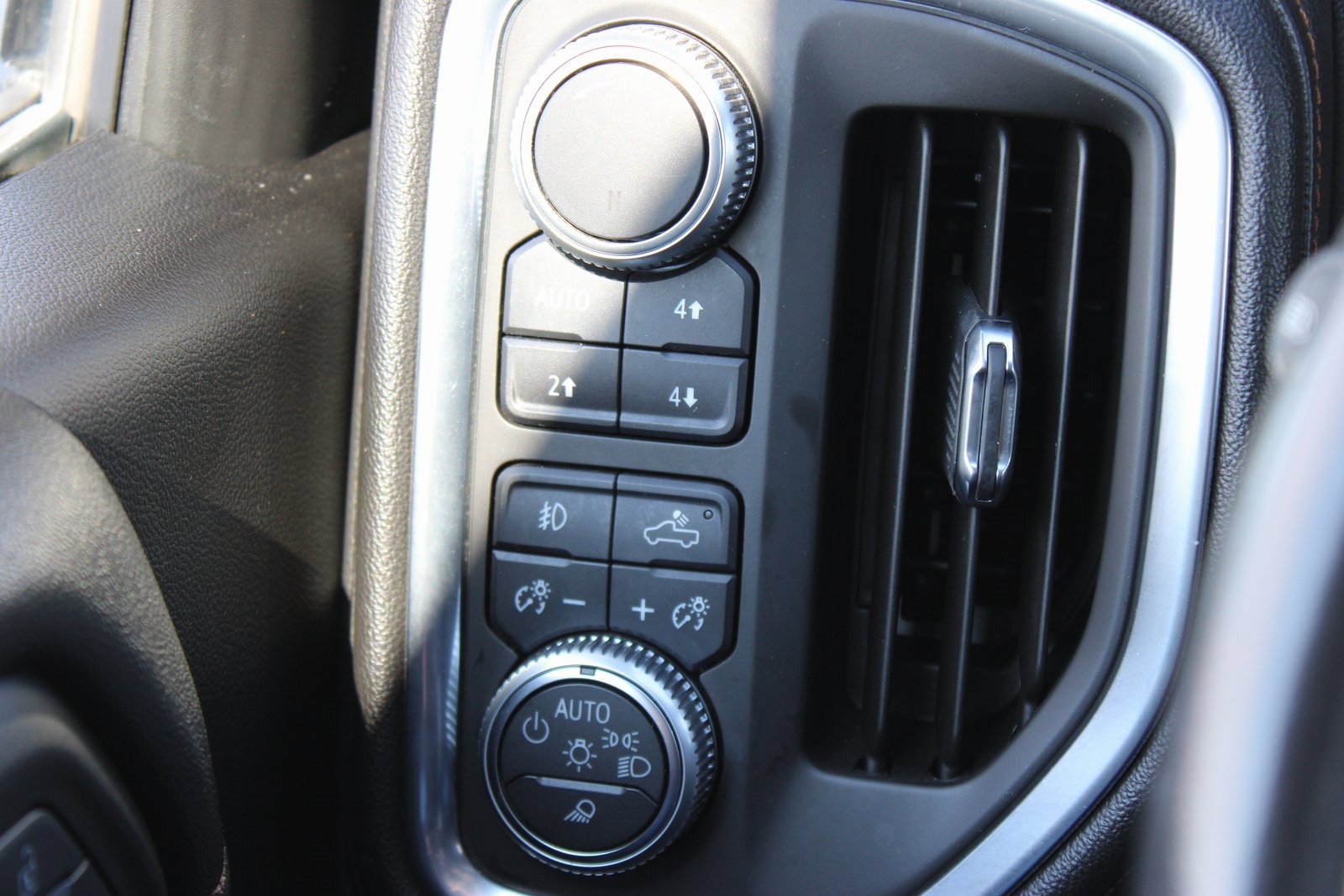 Used 2019 GMC Sierra 1500 AT4 w/ AT4 Premium Package image 21