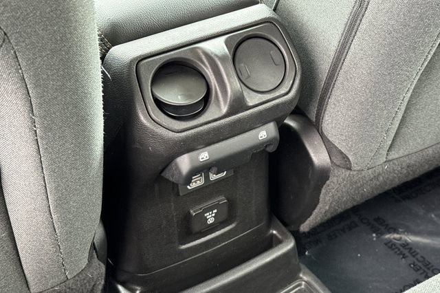 Used 2024 Jeep Wrangler Unlimited Sahara AWD/4WD image 14
