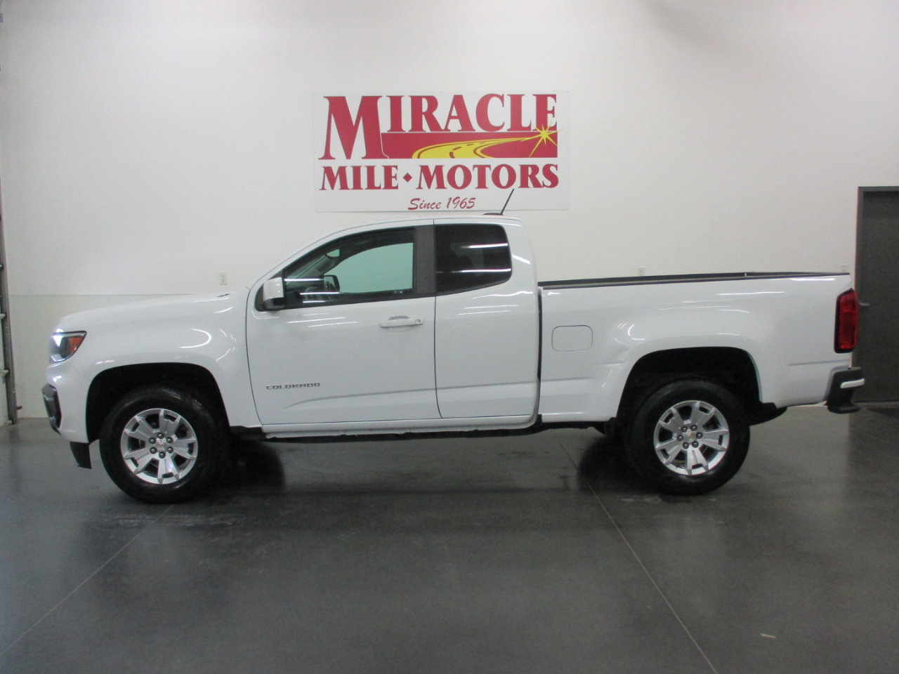 Used 2022 Chevrolet Colorado LT w/ Fleet Safety Package image 2