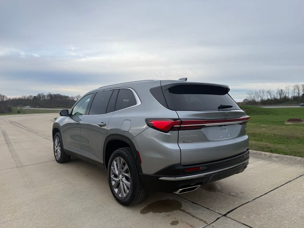 Used 2025 Buick Enclave Preferred image 8