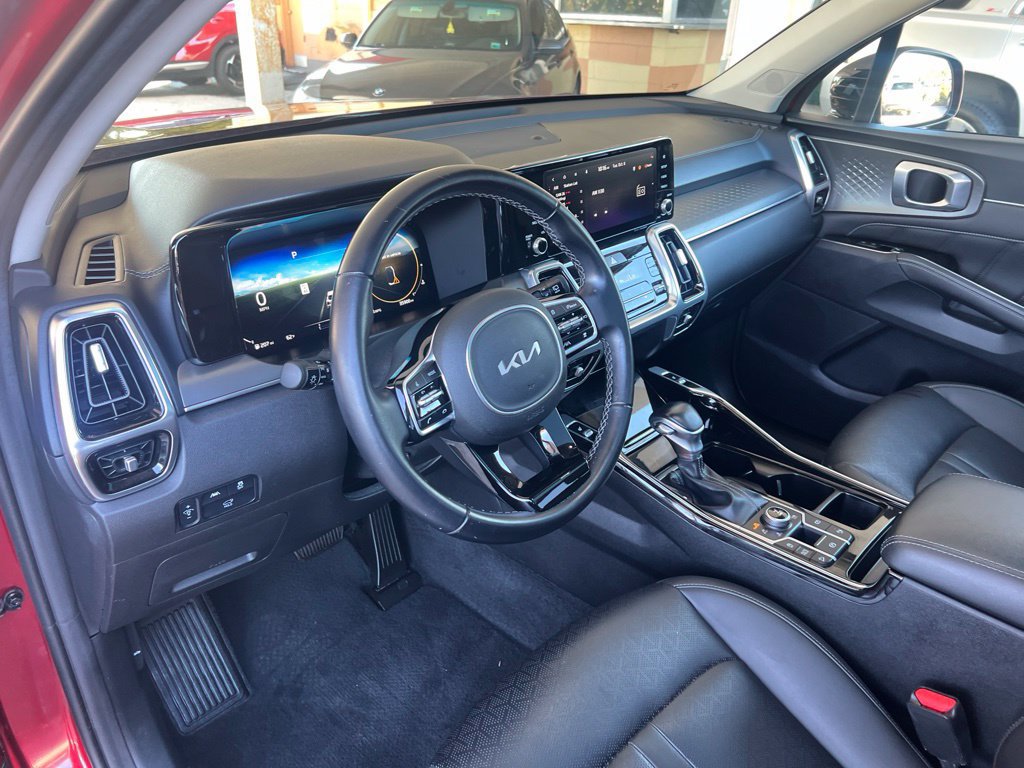 Used 2023 Kia Sorento SX AWD/4WD image 6