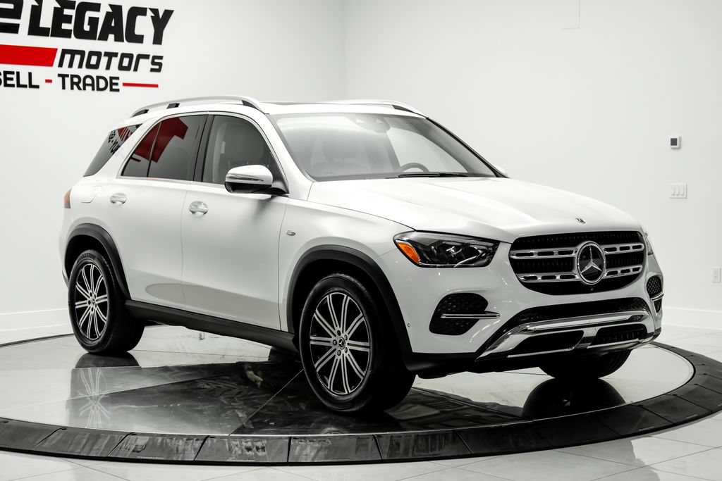 Used 2025 Mercedes-Benz GLE 450e 4MATIC w/ Driver Assistance Package image 3
