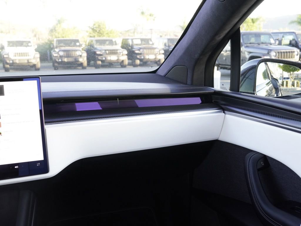 Used 2022 Tesla Model X Plaid image 25