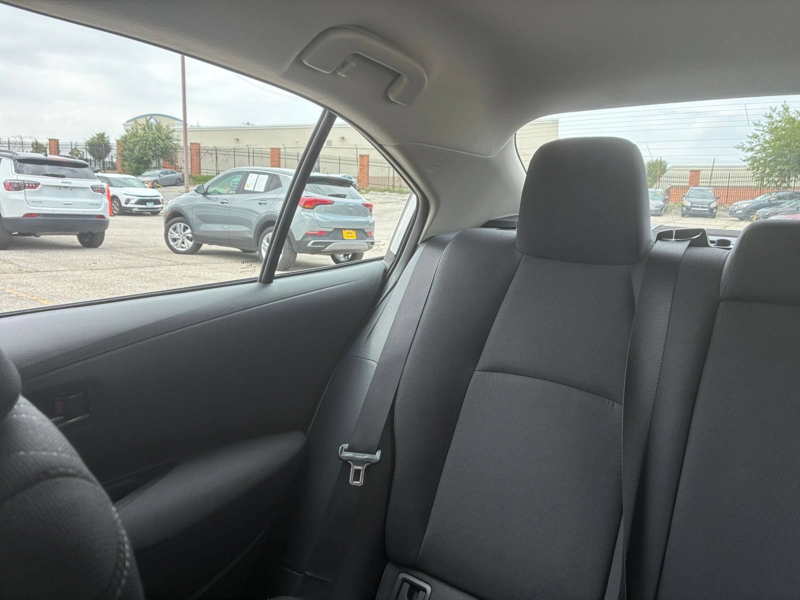 Used 2025 Toyota Corolla LE FWD image 34