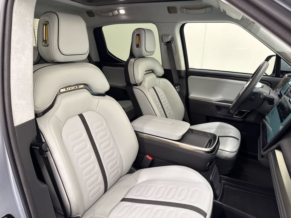 Used 2024 Rivian R1T Adventure AWD/4WD image 18
