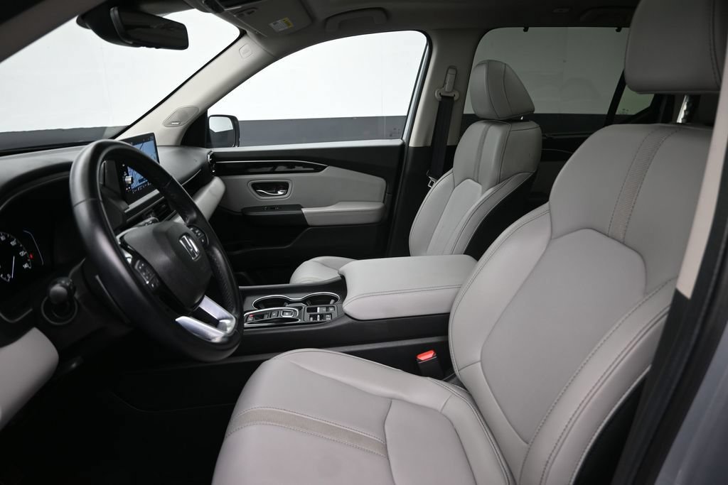 Certified 2025 Honda Pilot Touring image 25