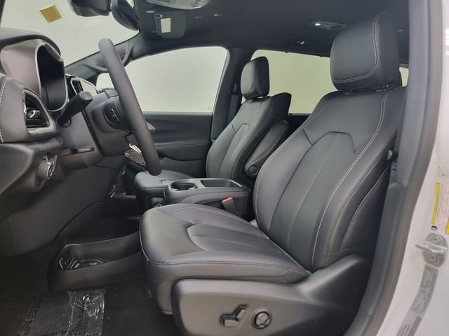 New 2026 Chrysler Pacifica Select image 15