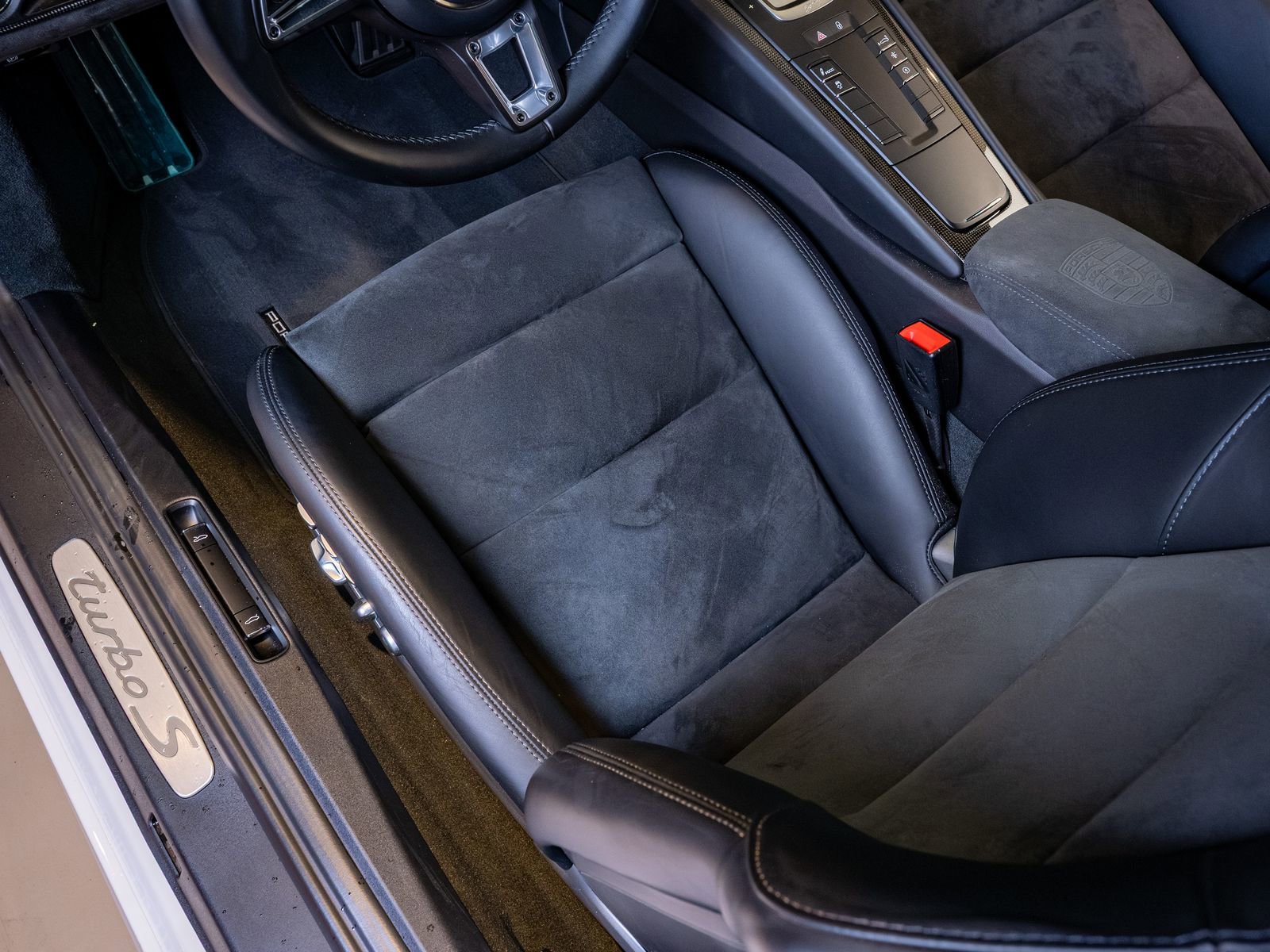 Certified 2017 Porsche 911 Turbo S image 12