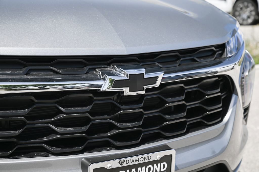 New 2026 Chevrolet Trax LT w/ LPO, Blackout Package FWD image 10