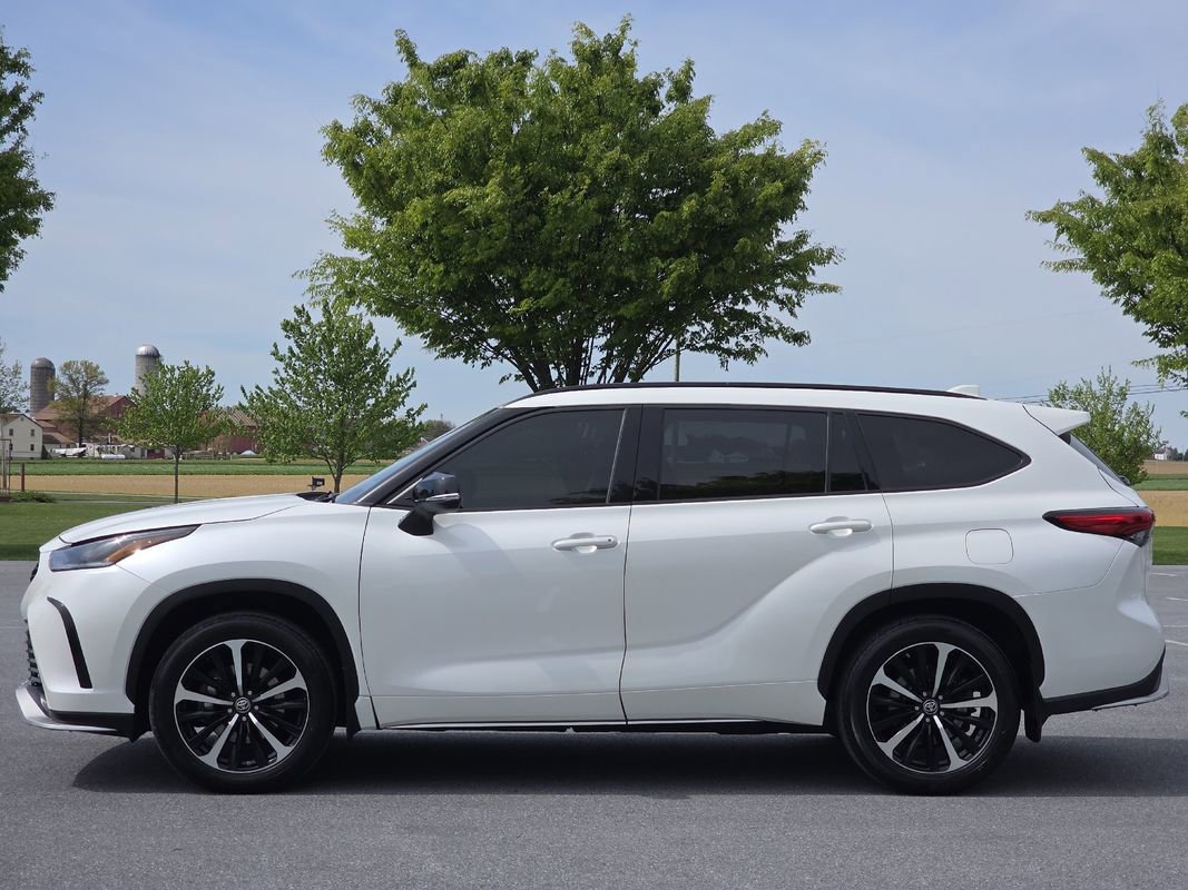 Used 2021 Toyota Highlander XSE AWD/4WD image 5