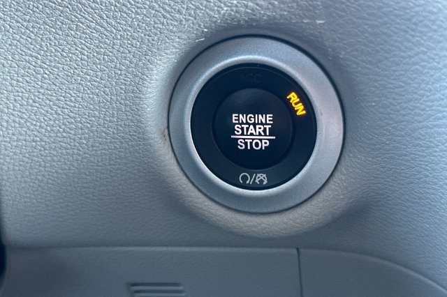 Used 2024 Chrysler Pacifica Touring-L FWD image 26