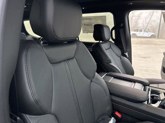 New 2026 Jeep Grand Wagoneer 4WD image 39