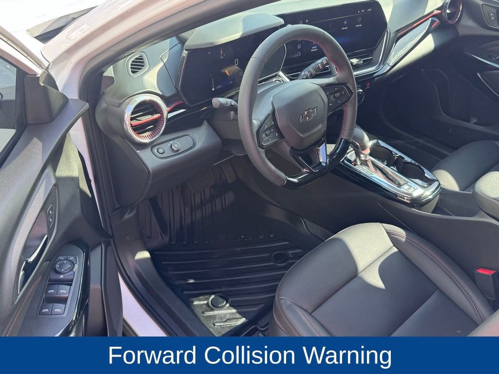 Used 2025 Chevrolet Trax RS w/ Sunroof Package image 9