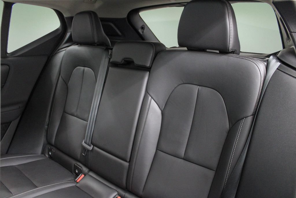 Used 2024 Volvo XC40 B5 Plus AWD/4WD image 25