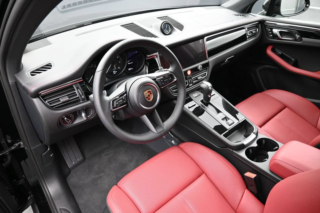 New 2026 Porsche Macan AWD/4WD image 6