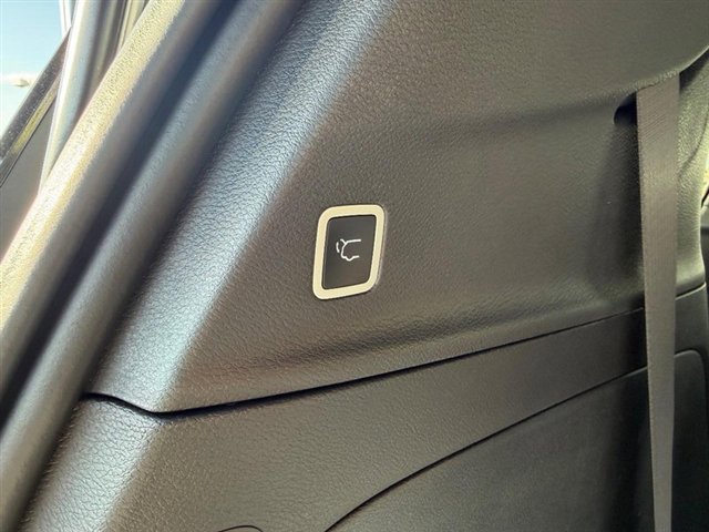 New 2026 Chrysler Pacifica Select w/ S Appearance Package image 7