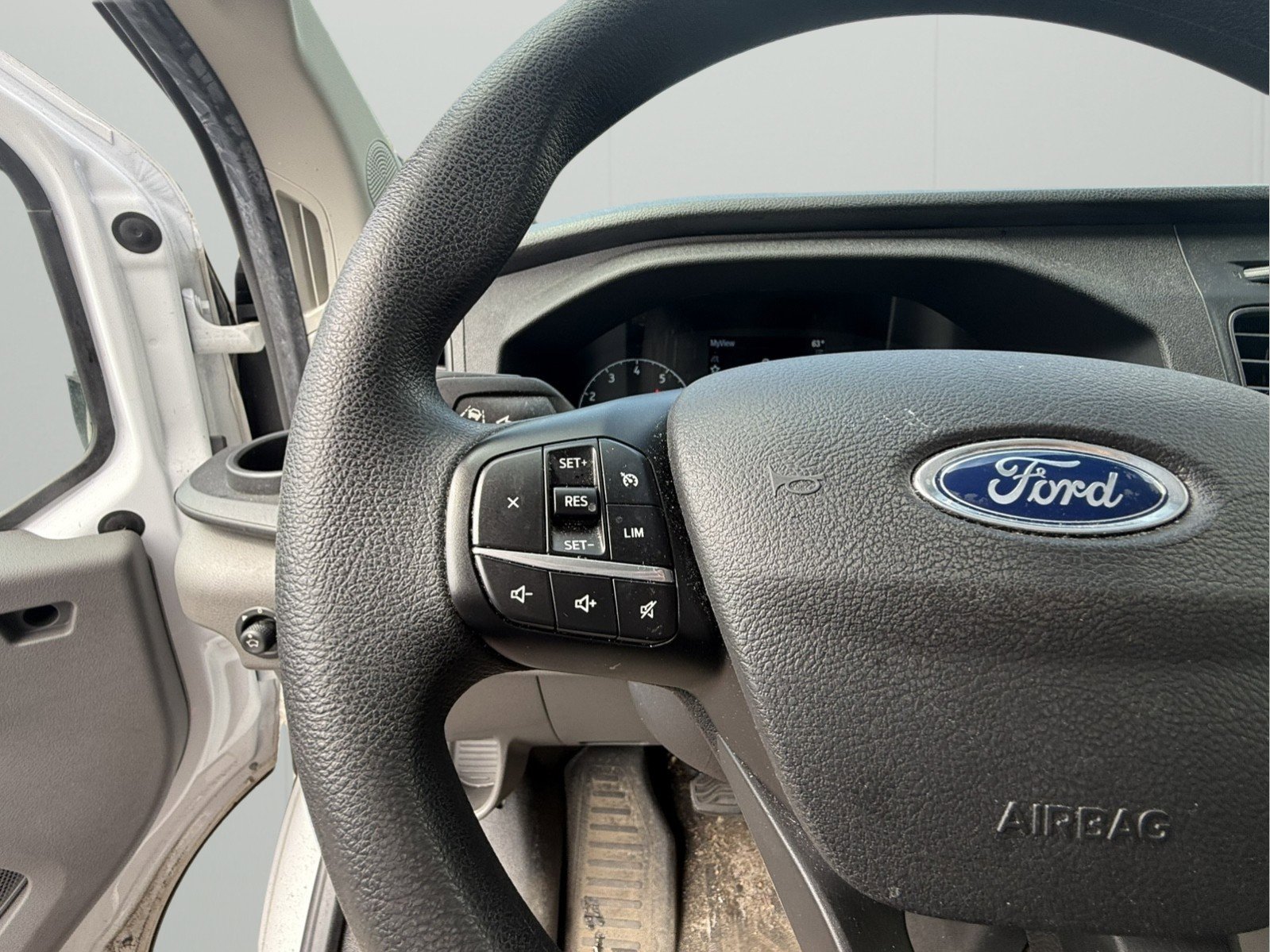 Used 2023 Ford Transit 250 Low Roof RWD image 15