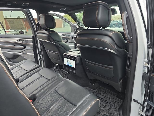 Used 2023 Jeep Grand Wagoneer L Series III image 11