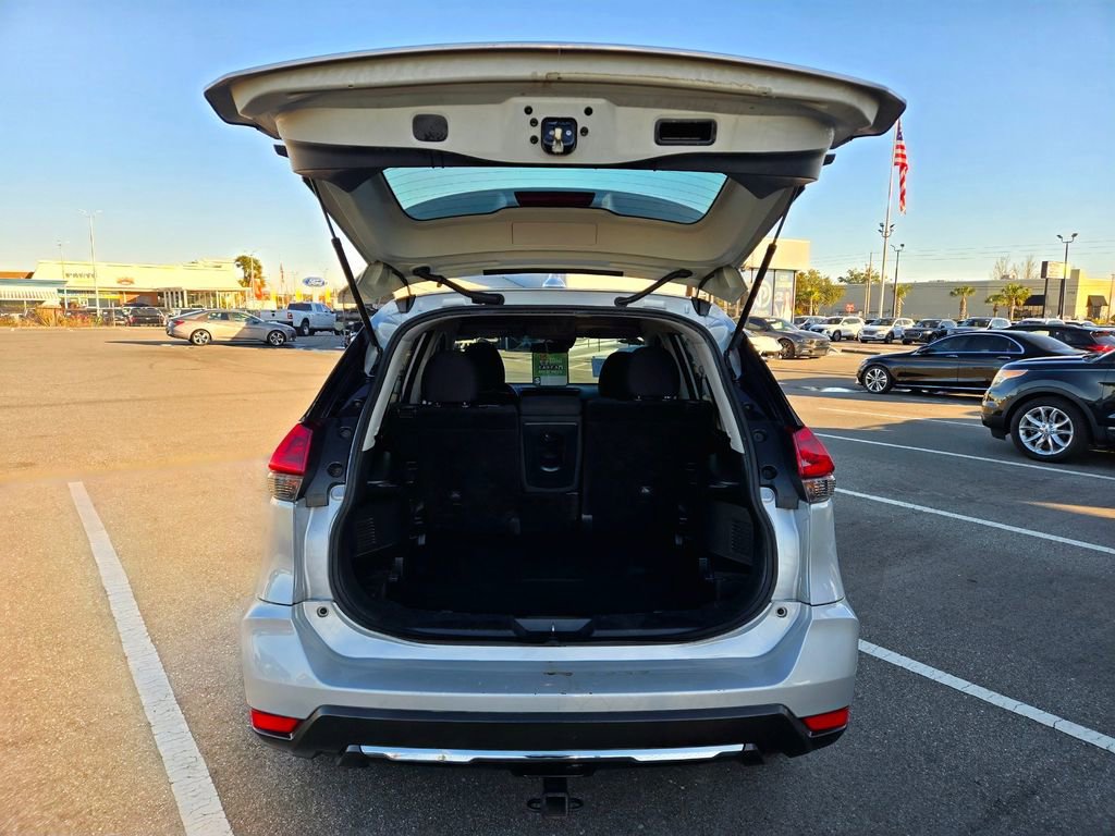 Used 2019 Nissan Rogue S image 16