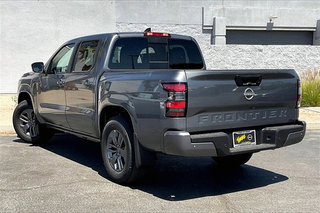 New 2025 Nissan Frontier SV image 2