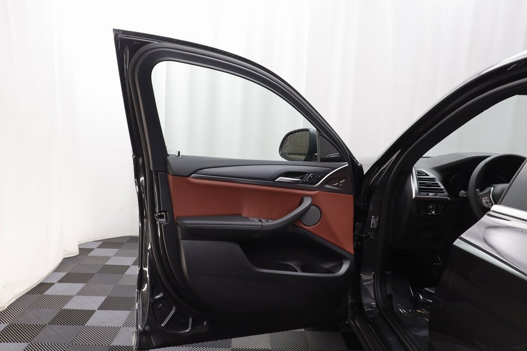 New 2025 BMW X4 xDrive30i w/ Premium Package image 5