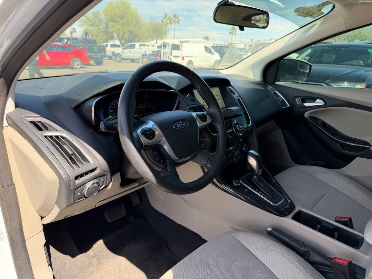 Used 2017 Ford Focus Electric Hatchback image 12