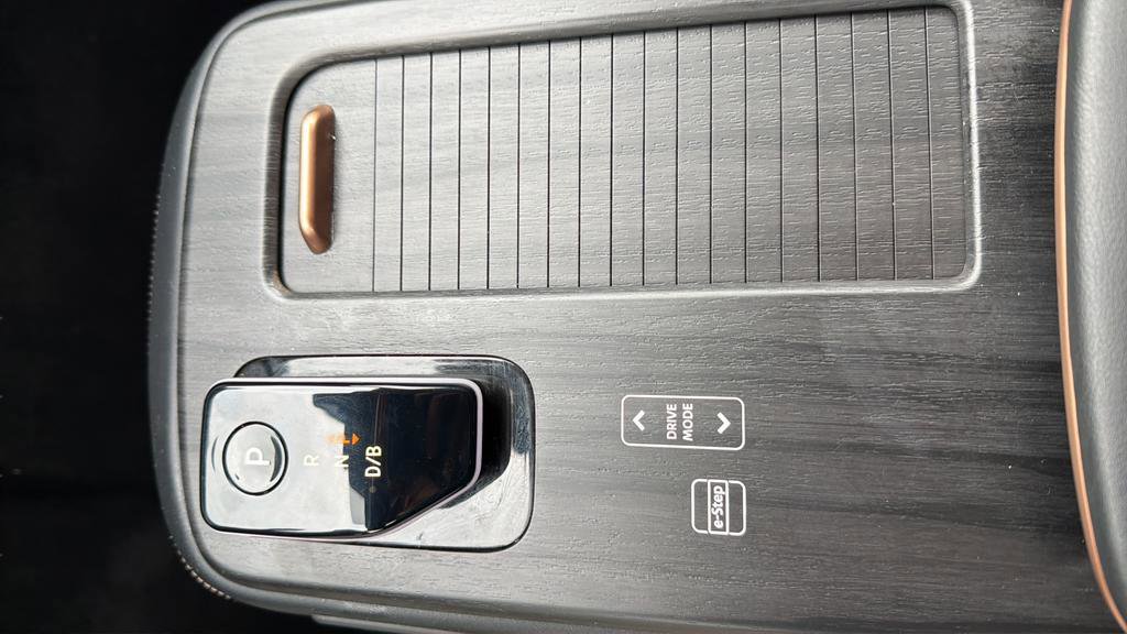 Certified 2023 Nissan Ariya AWD image 23
