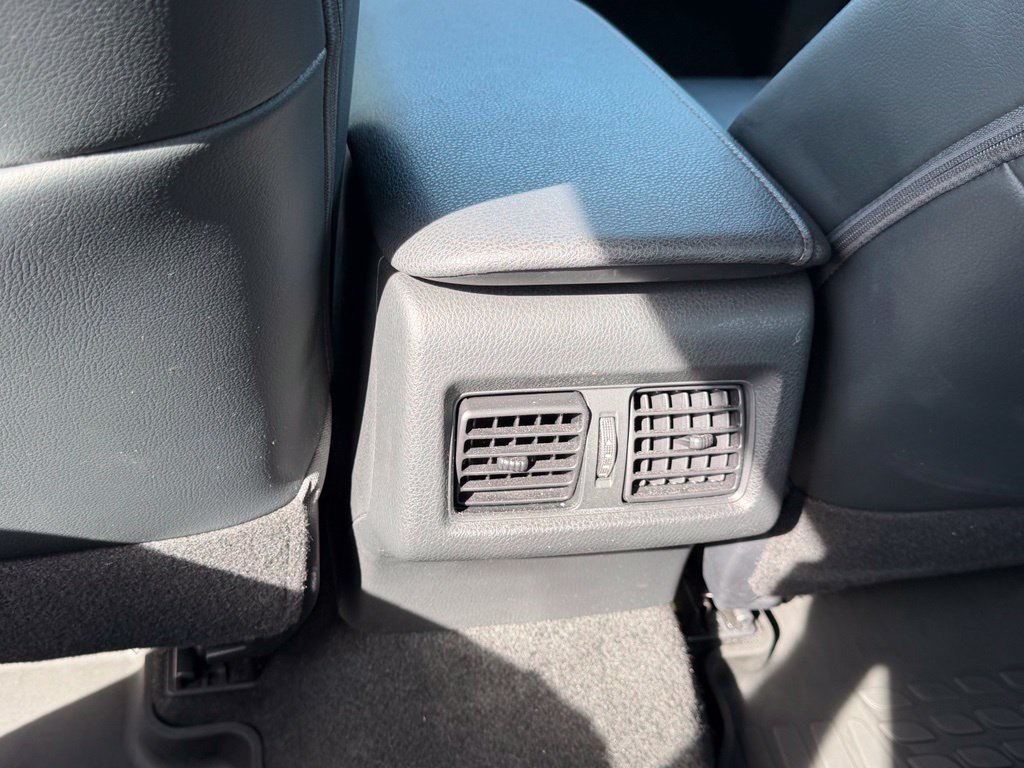Used 2019 Toyota Camry XLE w/ Driver Assist Package FWD image 18