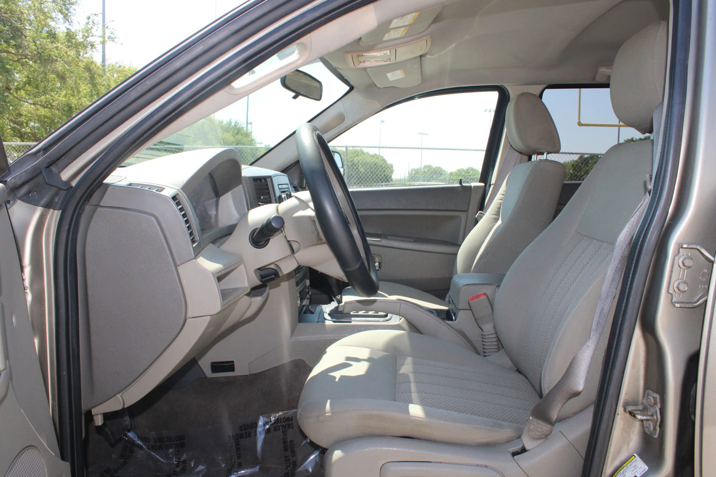Used 2006 Jeep Grand Cherokee Laredo RWD image 8
