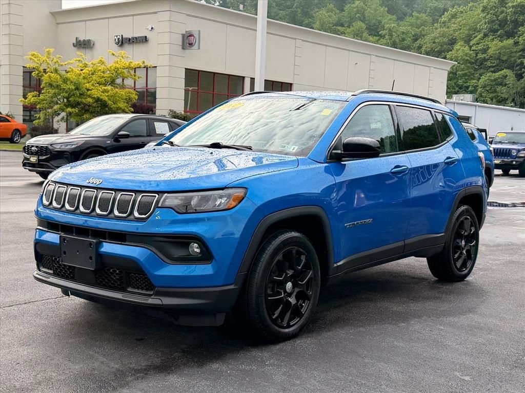 Used 2022 Jeep Compass Latitude w/ Sun and Sound Group AWD/4WD image 9