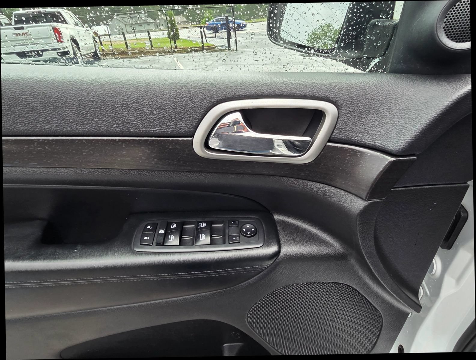 Used 2017 Jeep Grand Cherokee Altitude RWD image 21