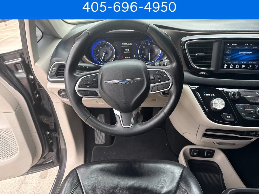Used 2018 Chrysler Pacifica Touring-L FWD image 14