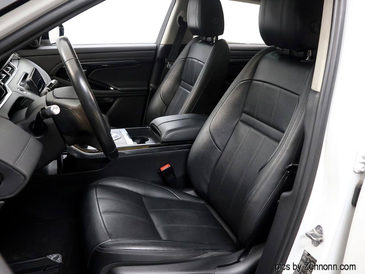 Used 2021 Land Rover Range Rover Evoque SE AWD/4WD image 11