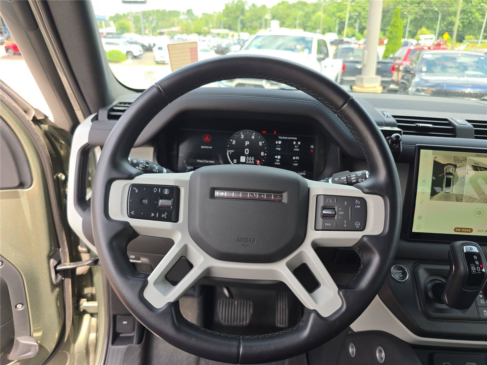 Used 2024 Land Rover Defender 130 X-Dynamic SE AWD/4WD image 30