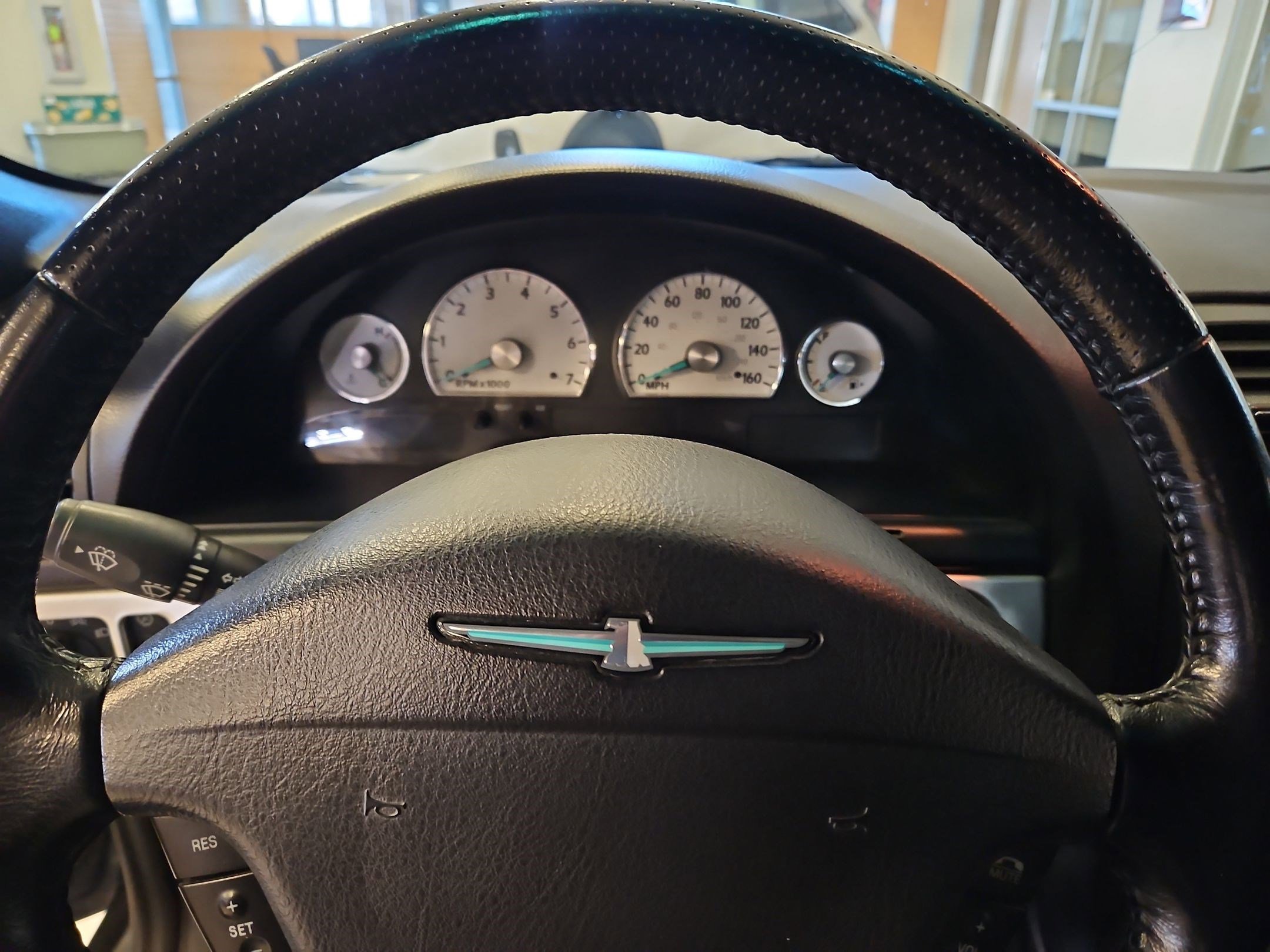 Used 2003 Ford Thunderbird image 22