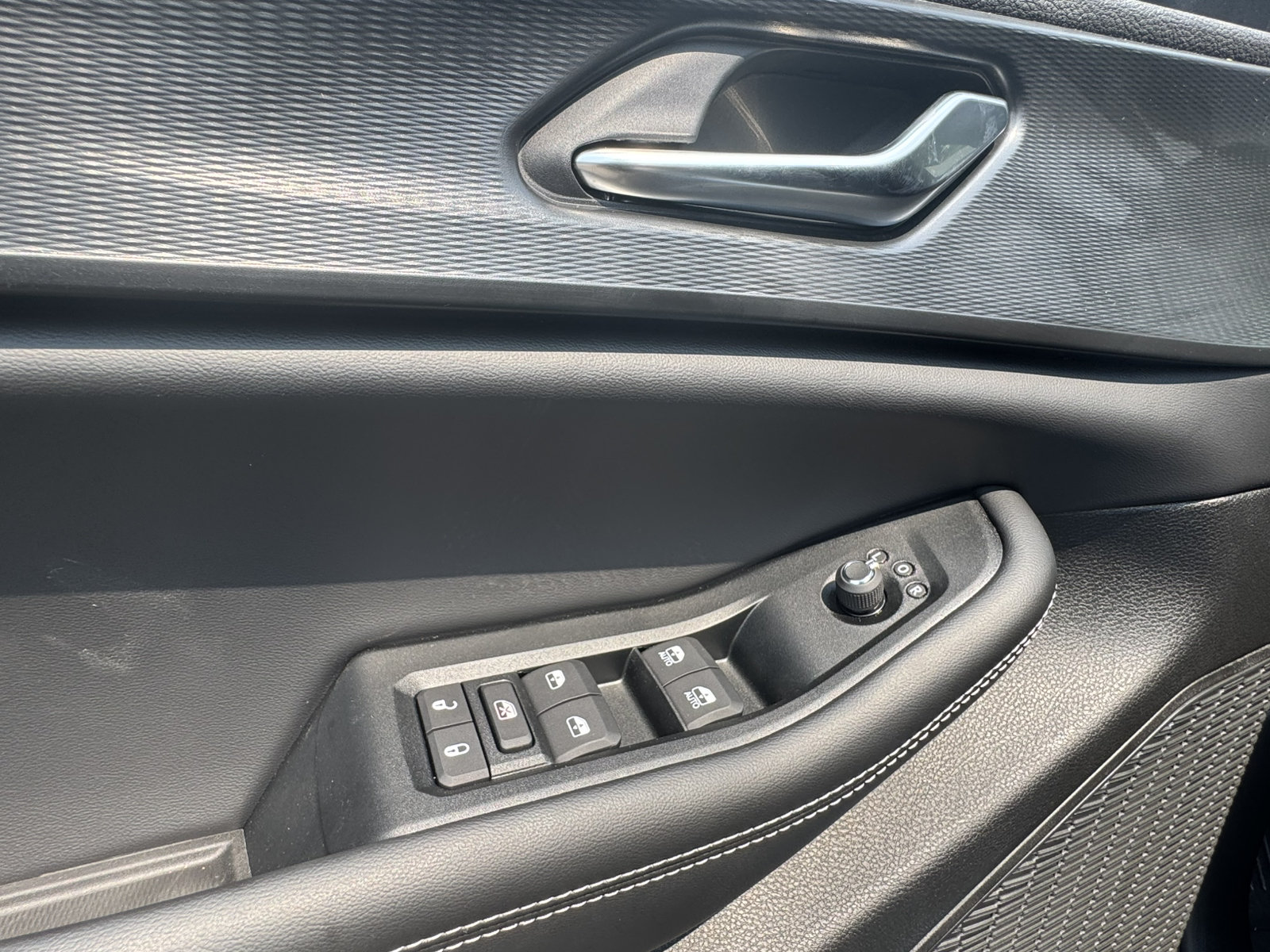 New 2026 Jeep Grand Cherokee L Laredo RWD image 12