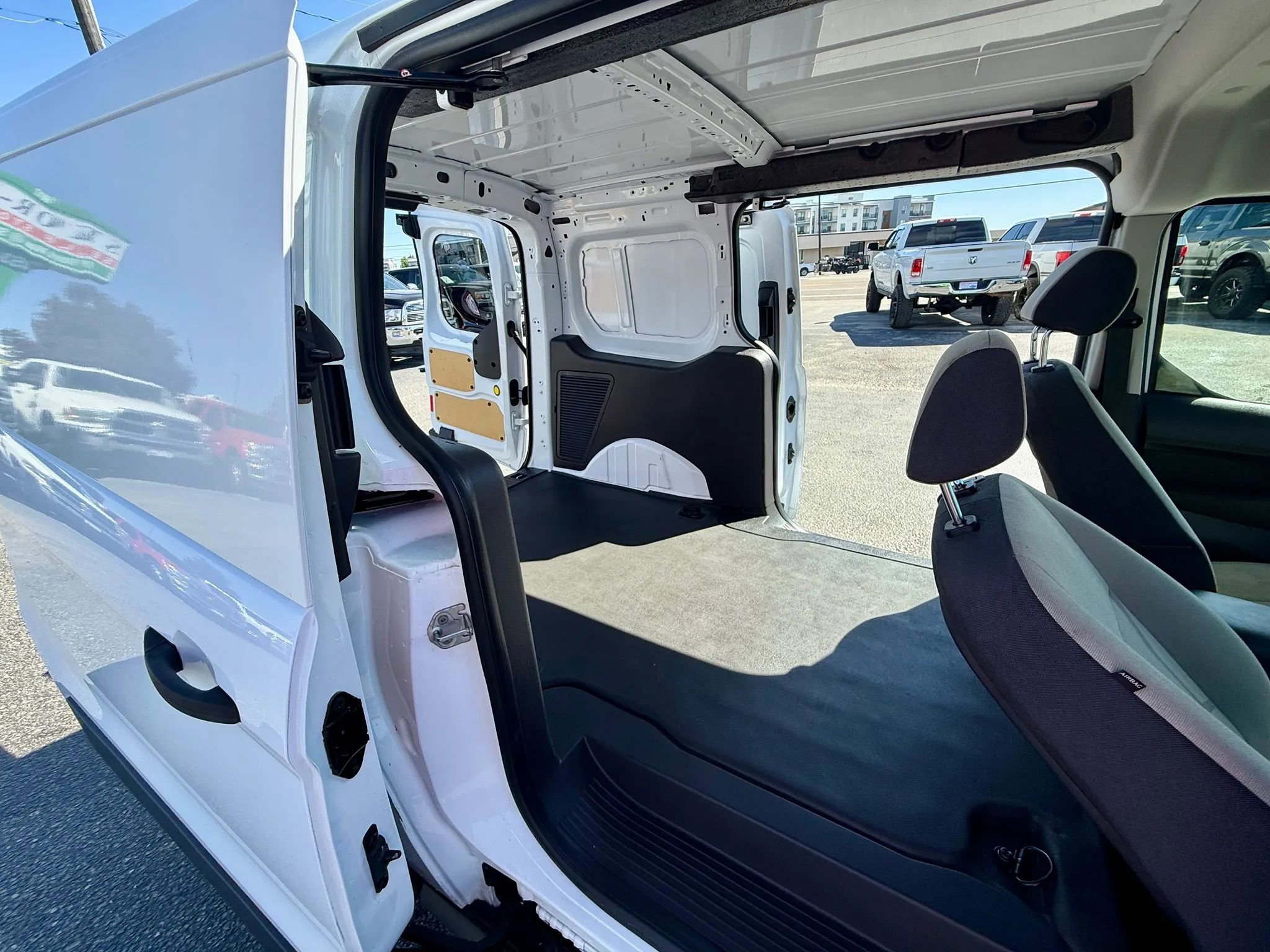 Used 2015 Ford Transit Connect XLT FWD image 16