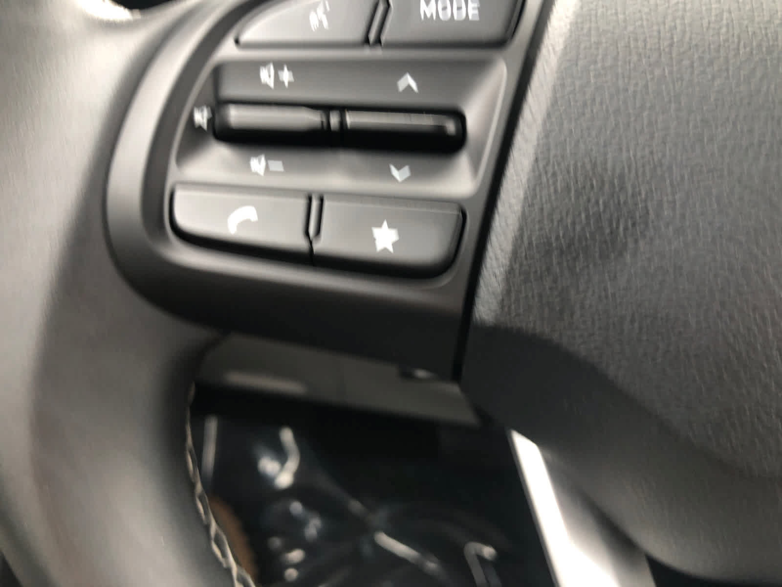 Used 2025 Hyundai Venue SEL FWD image 7