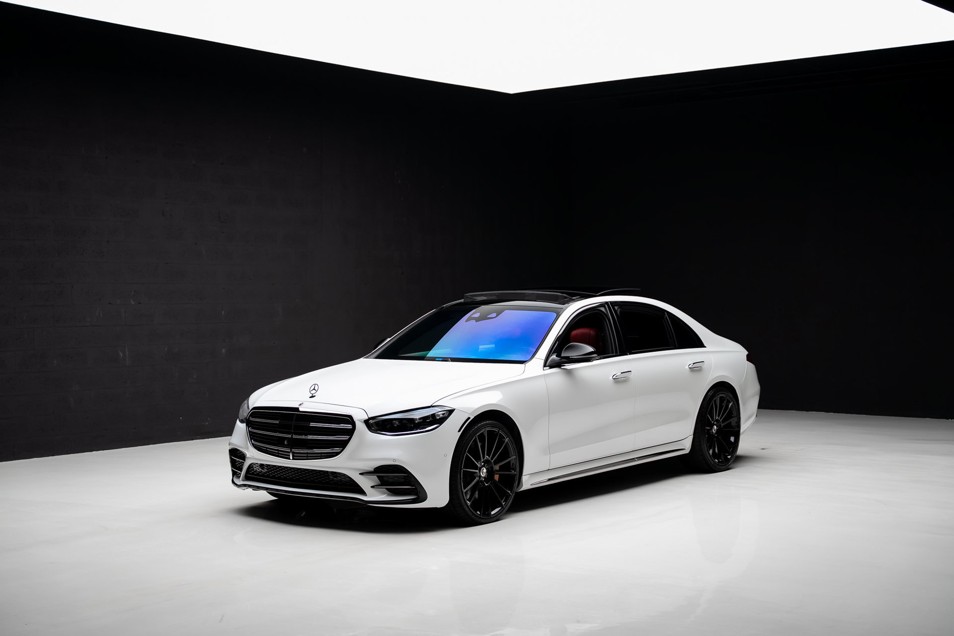 Used 2024 Mercedes-Benz S 580 4MATIC Sedan w/ AMG Line image 4