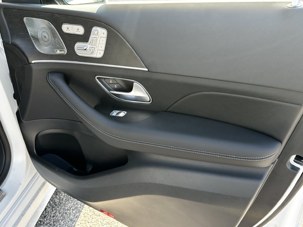 New 2026 Mercedes-Benz GLS 450 4MATIC image 16